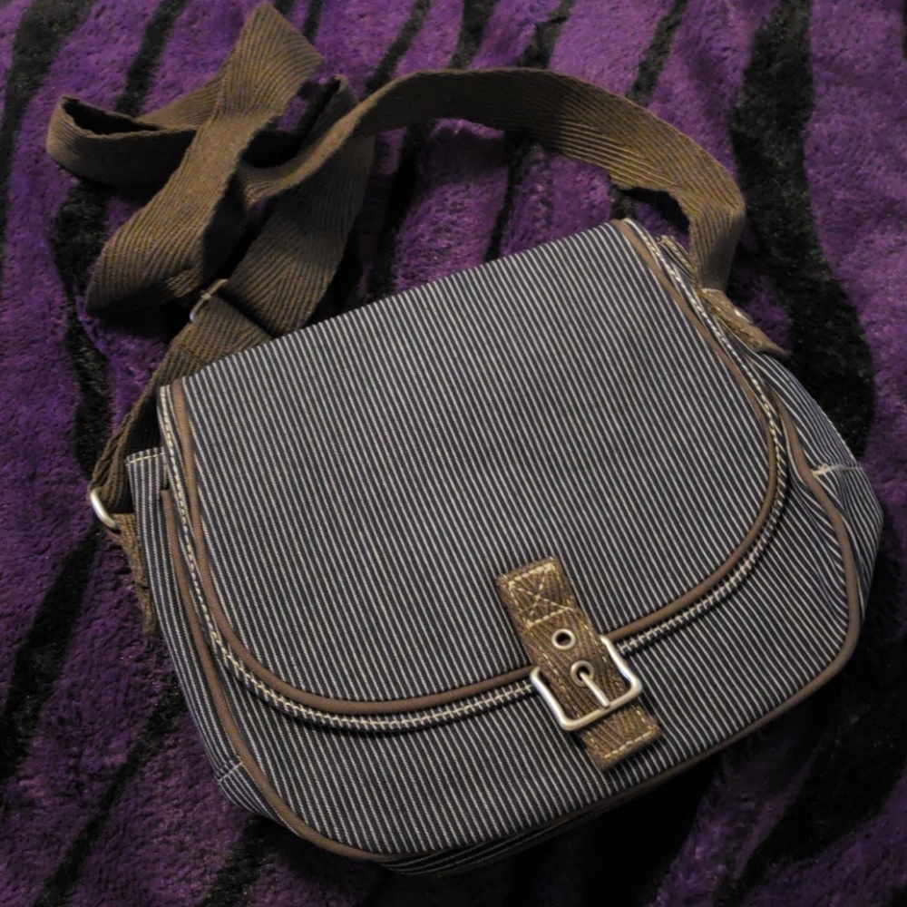Thirty-One Free To Be Crossbody - Railroad Denim